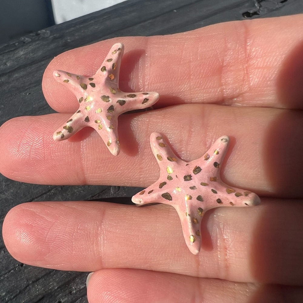 Vintage Hand Painted Ceramic Starfish Seastar Pink & Gold Screw back Earrings